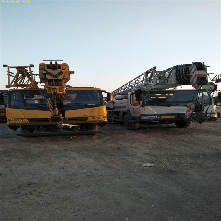 青神吊车吊挖机正确办法