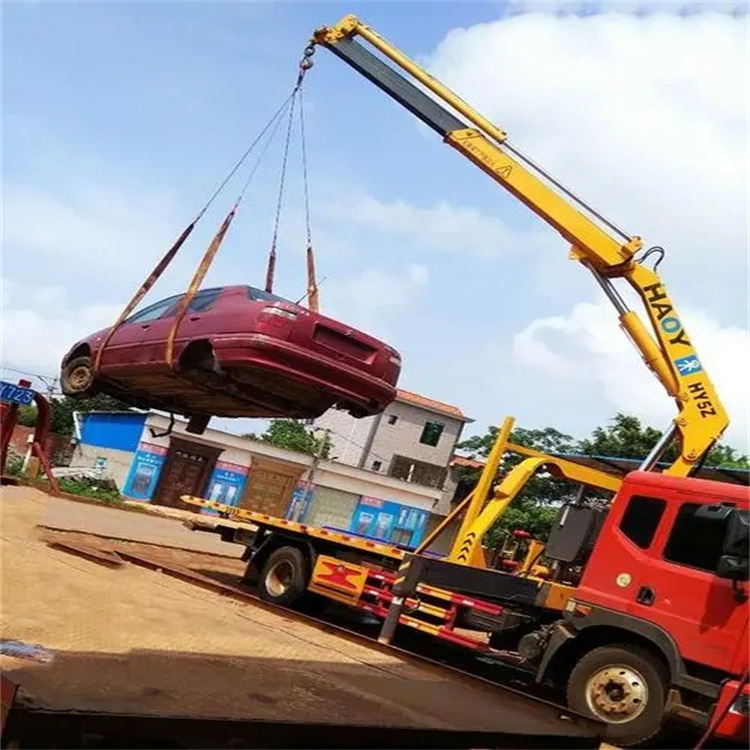 青神吊车吊汽车的正确方法